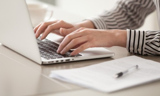 Na pandemia, empresa abre 10.000 vagas de emprego em home office