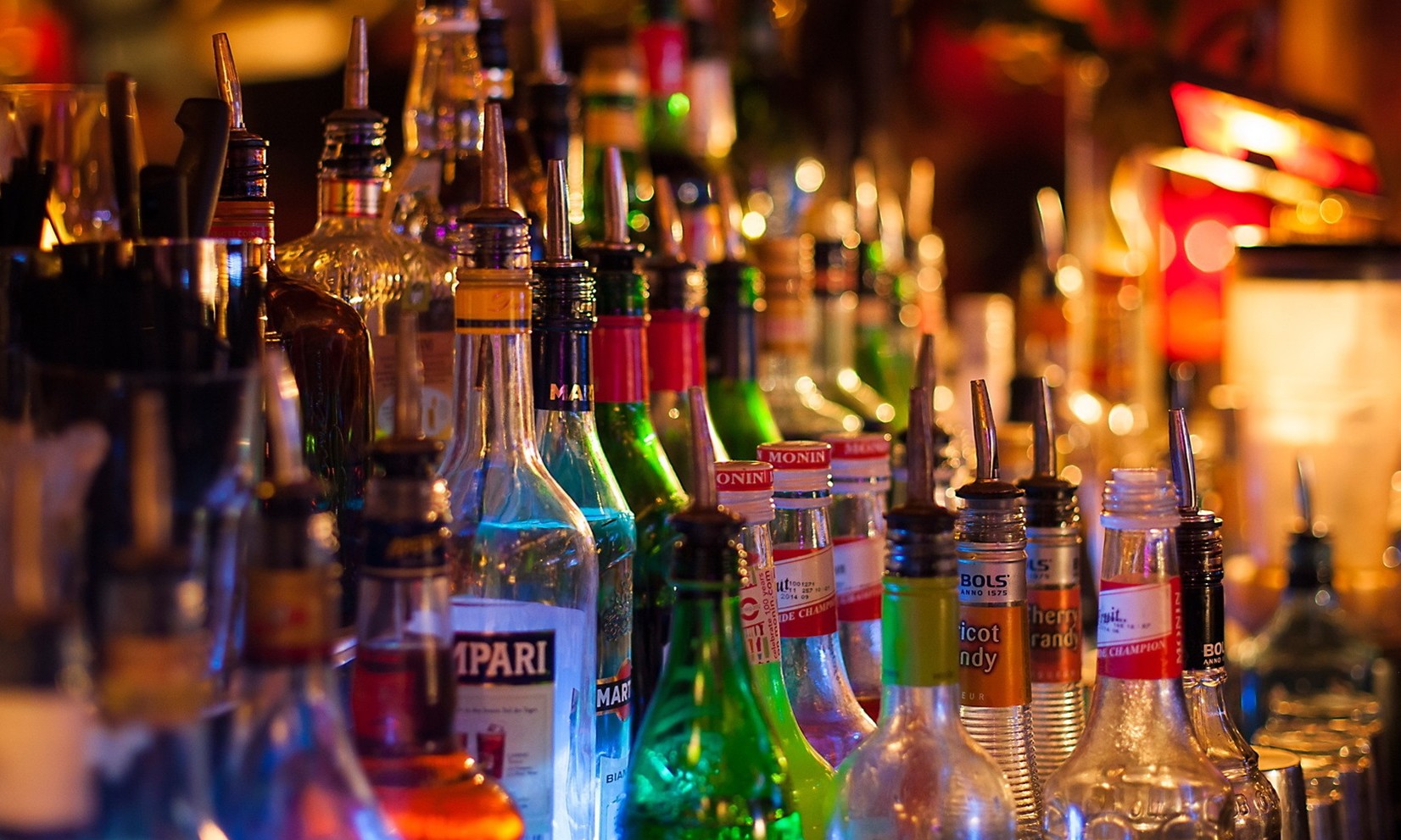 Especialistas: não se deve tomar mais que uma dose de bebida alcoólica por dia