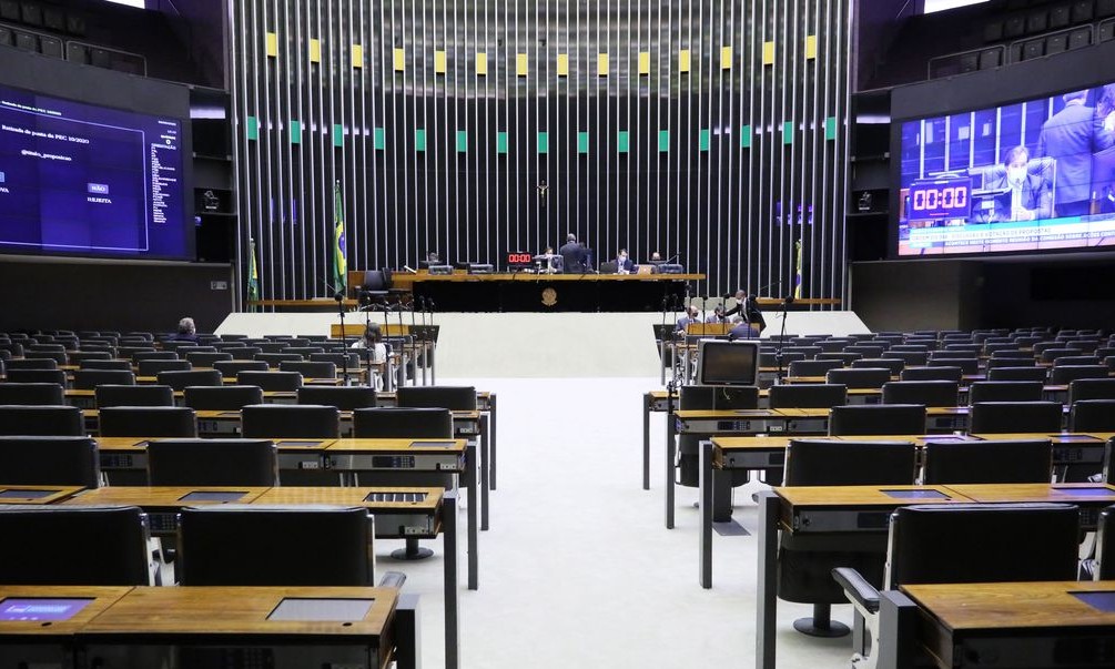 Projeto que impede bloqueio do auxílio emergencial é aprovado na Câmara