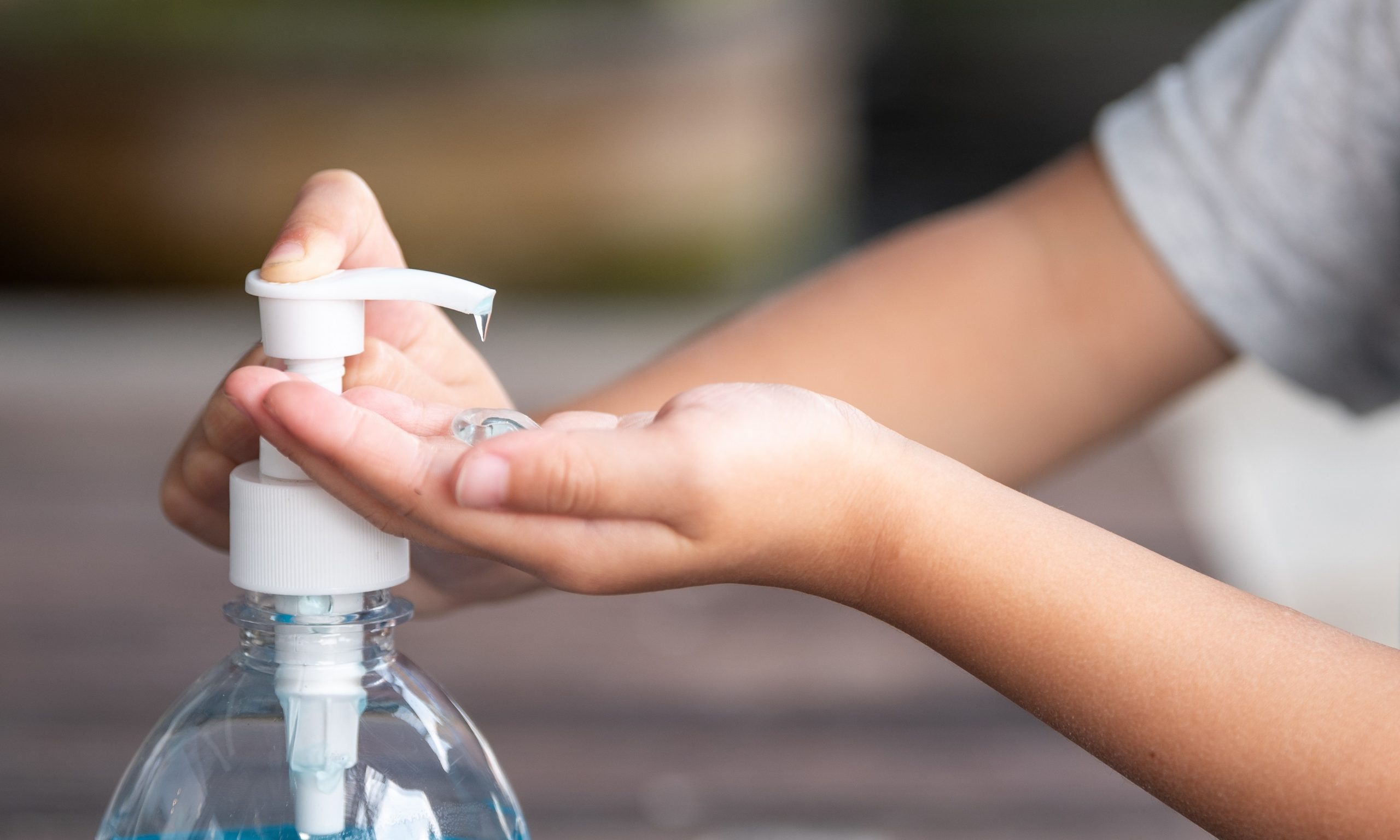 Como fazer em casa mesmo o gel antisséptico com álcool para as mãos