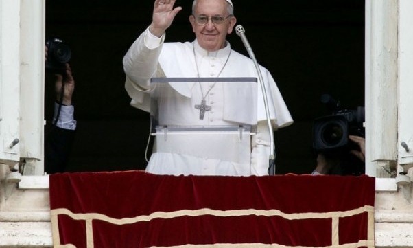 Papa faz saudação a grupo de peregrinos francanos em Roma, neste domingo, 26