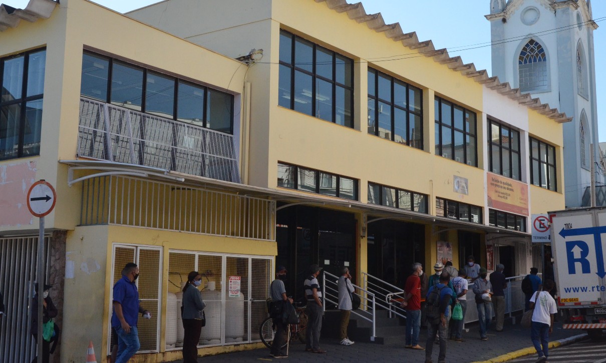 Restaurante Bom Prato e Prefeitura de Franca cadastram moradores de rua