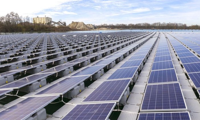 Energia solar triplica no país em 1 ano. Saiba quanto pode economizar