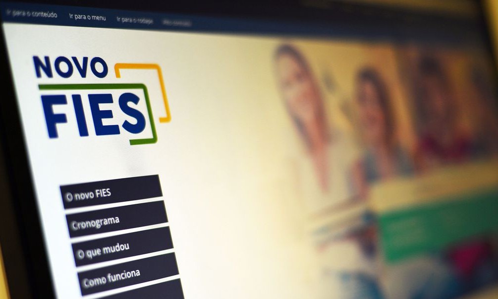 Fies: adiada a cobrança de parcelas de estudantes beneficiados. Confira