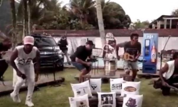 Tiroteio interrompe ‘live’ de grupo de pagode. Ação foi transmitida ao vivo; veja