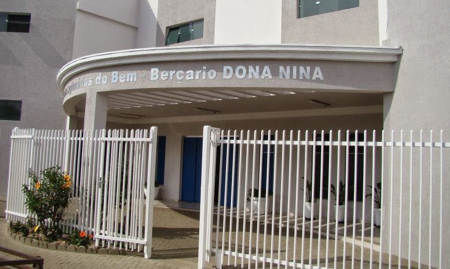 Berçário Dona Nina segue com funcionamento de seu tradicional bazar