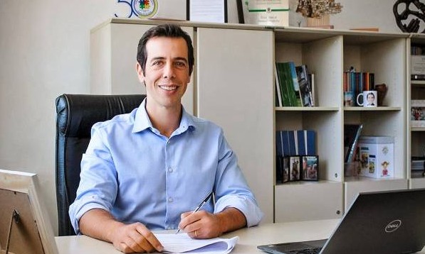 Olavistas, militares e evangélicos não querem Renato Feder no MEC