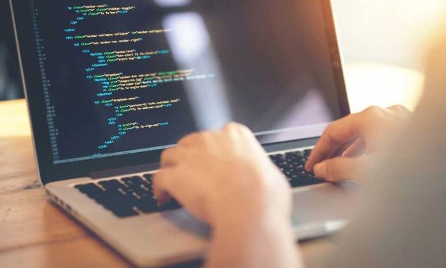 IBM: desafio de tecnologia com aulas gratuitas e viagens como prêmios