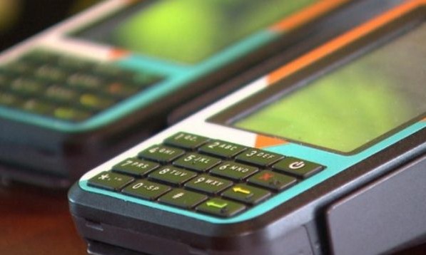 Micro e pequenas empresas terão empréstimo via maquininha de cartão