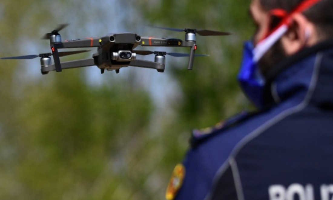 ​Drones ajudam a medir a temperatura de pedestres e a evitar aglomerações