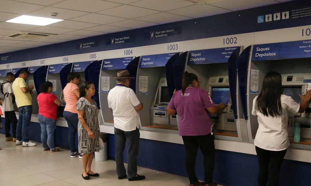 Com feriado antecipado em maio, bancos abrirão nesta quinta, 9 de julho