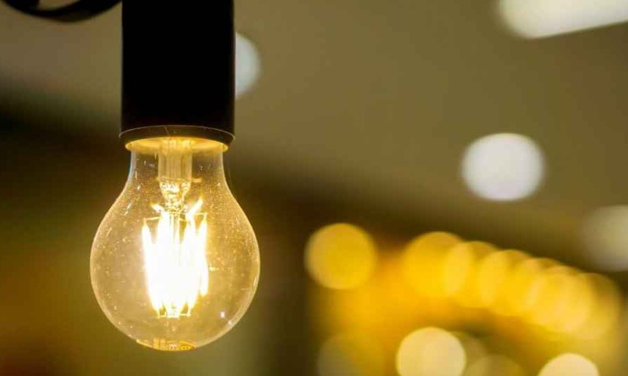 Governo continua a bancar conta de luz para famílias  de baixa renda. Veja aqui