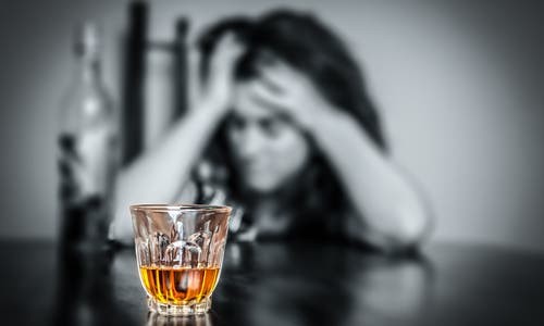 Três remédios feitos em casa e que ajudam a combater o alcoolismo