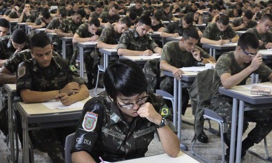 Médio e superior: Exército abre nova seleção com salário de até R$ 10,8 mil