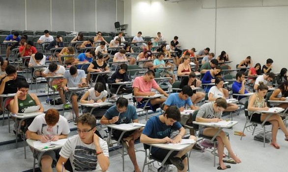 Faculdades pagam bolsa e seguro, mas procura cai 56% em meio à pandemia