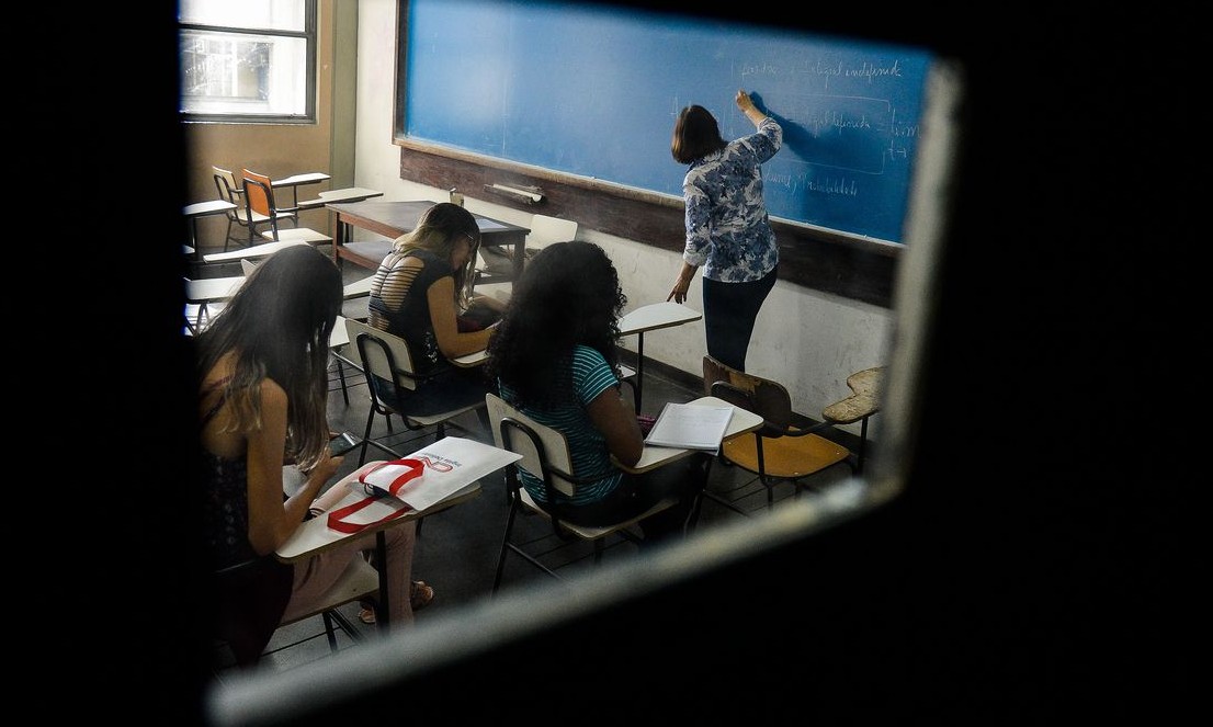 Capes resolve estender período de vigência de bolsas de pesquisa