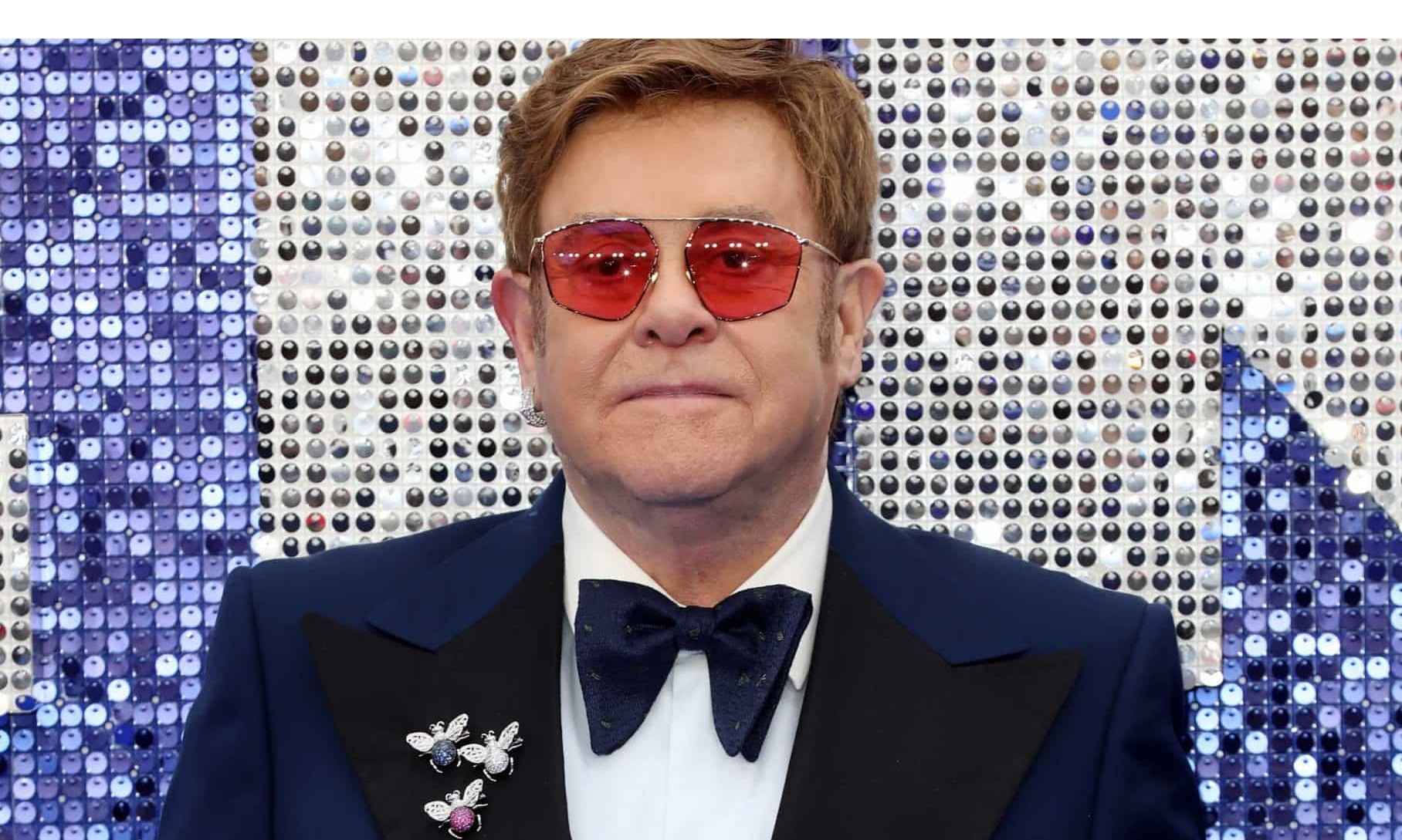“Podia estar morto”, diz Elton John ao celebrar 30 anos de sobriedade