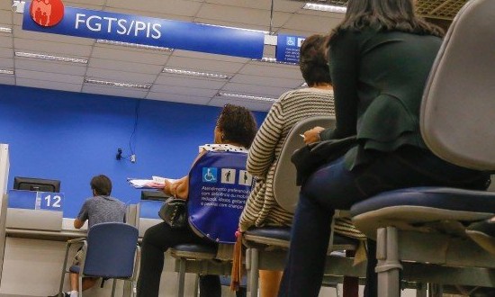 Congresso deve autorizar o saque nos casos de pedido de demissão