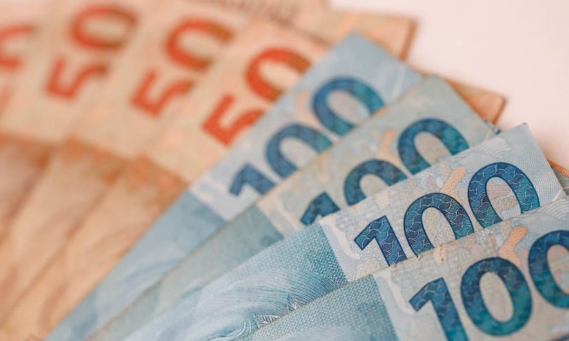 Caixa paga nesta terça-feira, 18, abono salarial para nascidos em agosto