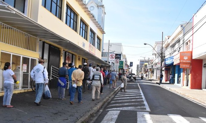 Novo normal: lojas vão funcionar das 9 às 13h; shoppings, das 16 às 20h