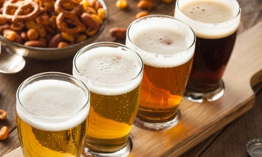 Cerveja no inverno? Aprenda sobre tipos, temperatura e harmonizações para o frio