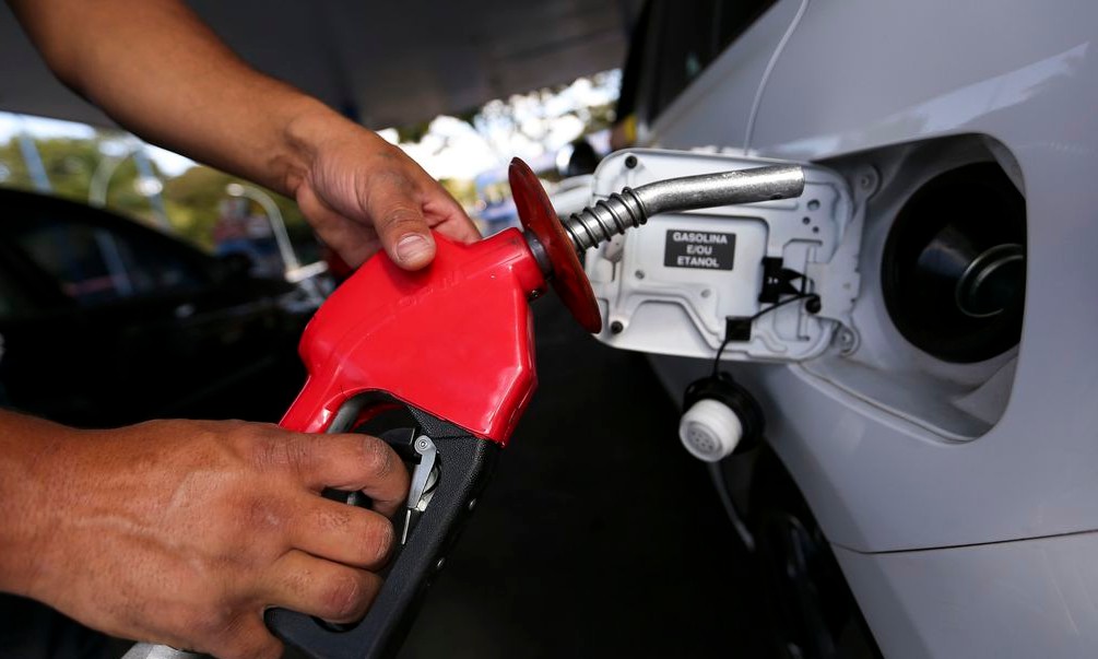 Mais aumento: Petrobras anuncia gasolina mais cara em 6% e diesel em 5%
