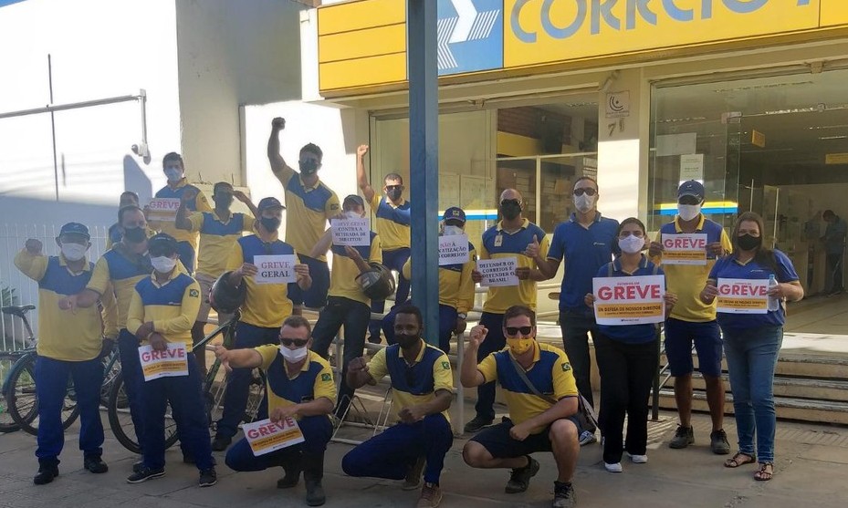 Correios: apenas parte dos funcionários faz greve por tempo indeterminado