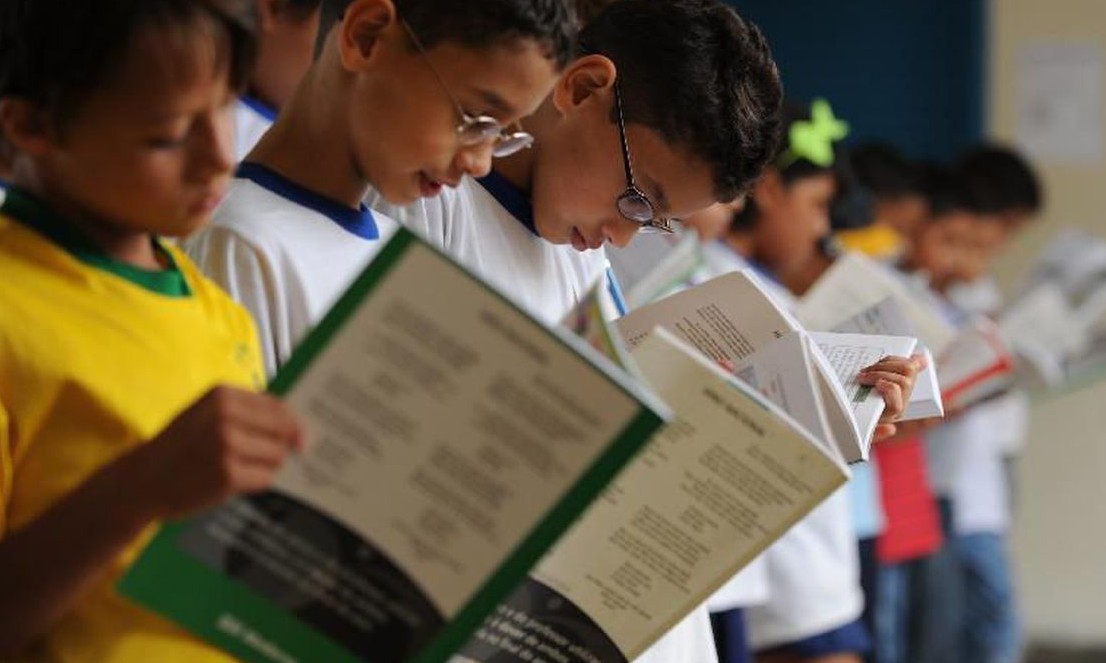 Governo dá autonomia a municípios para seguir plano de volta às aulas