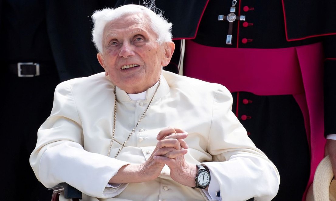 Papa emérito Bento XVI está gravemente doente, registra jornal alemão