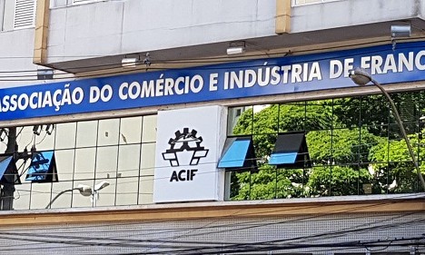 Sebrae e ACIF discutem programas e projetos em prol do empreendedorismo