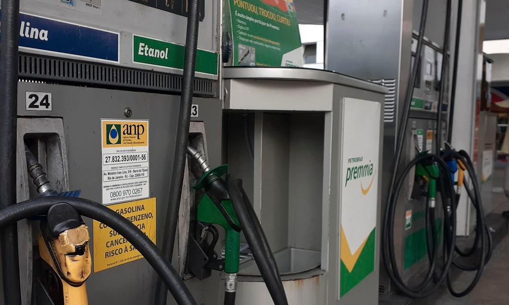 Postos de combustíveis já podem vender a gasolina com novo padrão