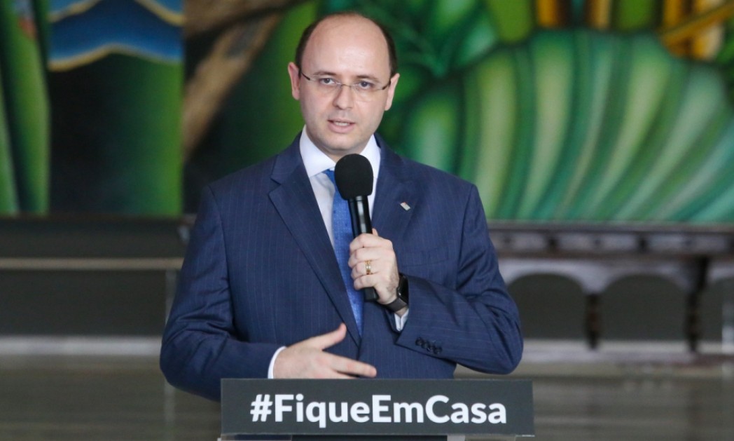 Não haverá reprovação de alunos em SP em 2020, diz secretário de educação
