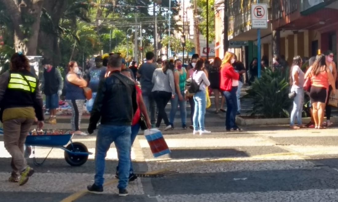 Taxa de isolamento em Franca cai para 39% e preocupa as autoridades