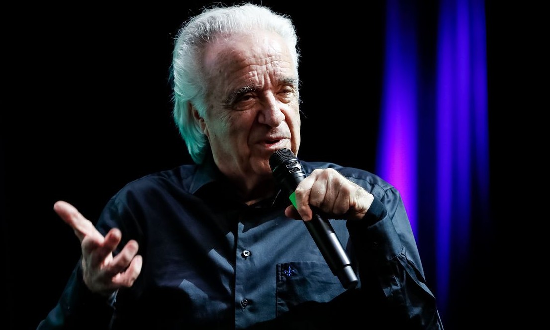 João Carlos Martins comanda orquestra em apresentação virtual