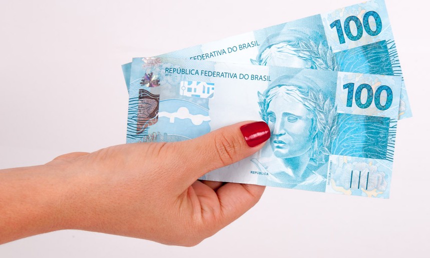Artistas começam a receber auxílio destinado pela Lei Aldir Blanc