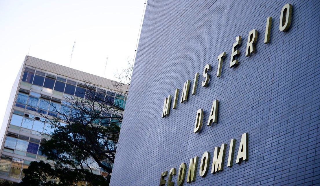 Abertura de empresas cresce e fechamento recua em oito meses no País