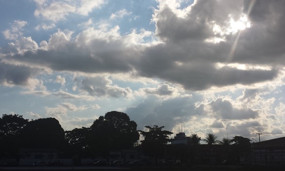 Temperatura sobe e deixa o tempo ainda mais seco em Franca nesta sexta, 04