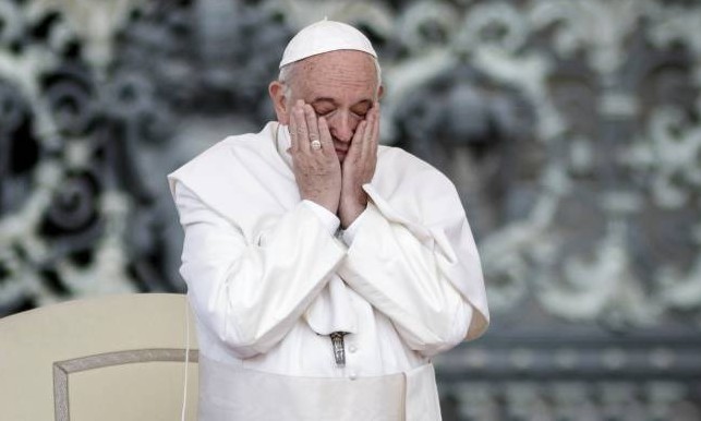 Papa Francisco disse neste domingo que fofoca é peste pior do que covid