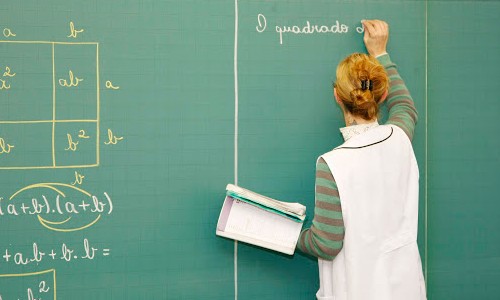 SP paga mais de R$ 350 milhões de bônus para 166 mil servidores da Educação