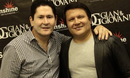 Gian e Giovani farão live Dois Corações para ajudar o Hospital do Câncer