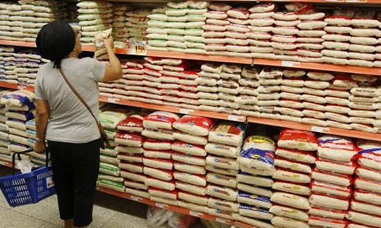 Especialistas dão dicas para economizar em meio à alta de preços