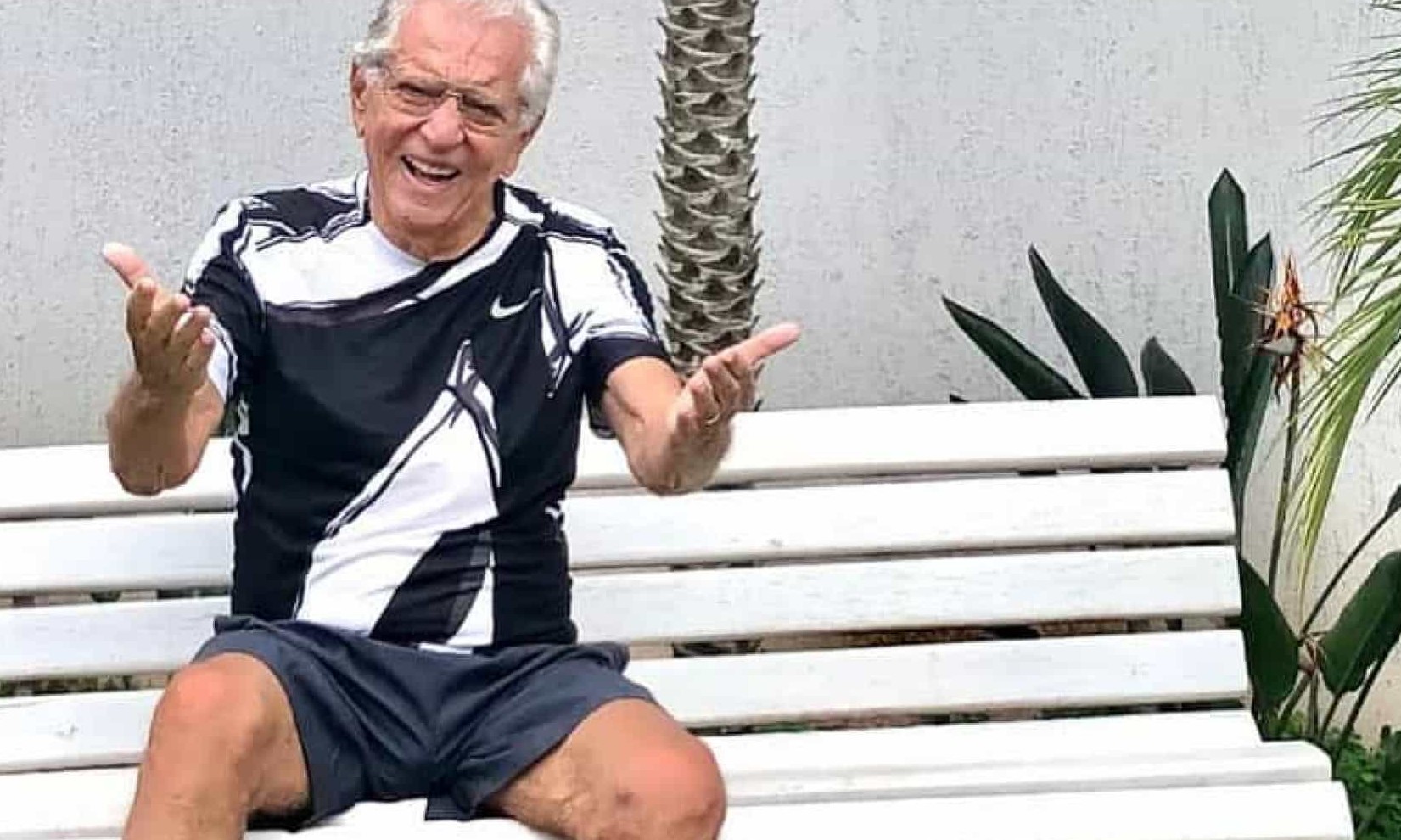 Carlos Alberto de Nóbrega afirma que sente falta da TV e revela tristeza