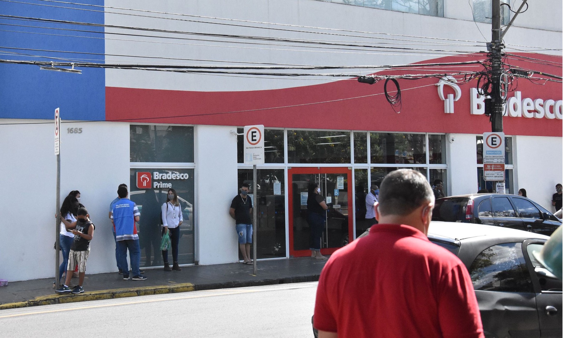Veja o que abre e fecha no feriado de 7 de setembro. As lojas devem funcionar