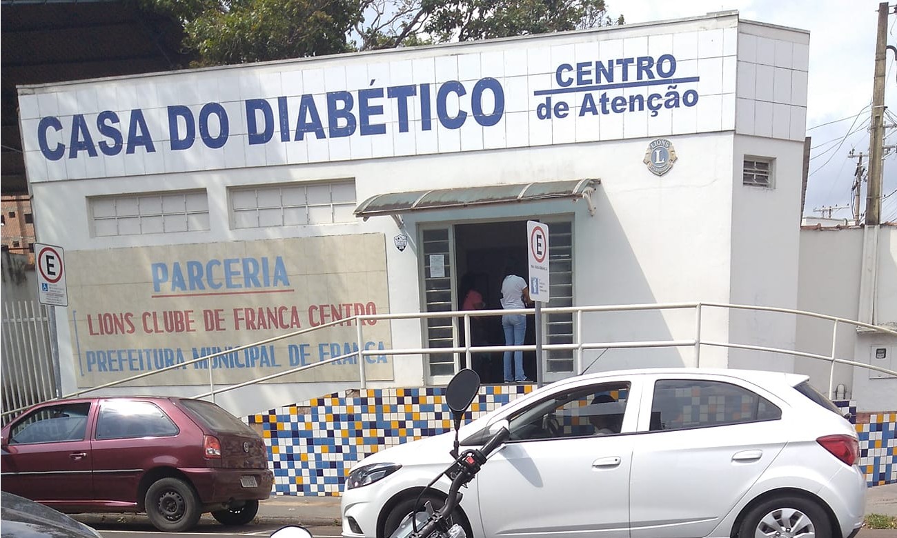 Obras da av. Champagnat prejudicam atendimento na Casa do Diabético