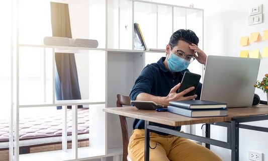 Odeia fazer home office? Veja dicas de como tornar o trabalho em casa melhor