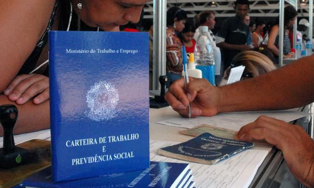 Governo estuda benefício a quem não teve auxílio nem seguro-desemprego