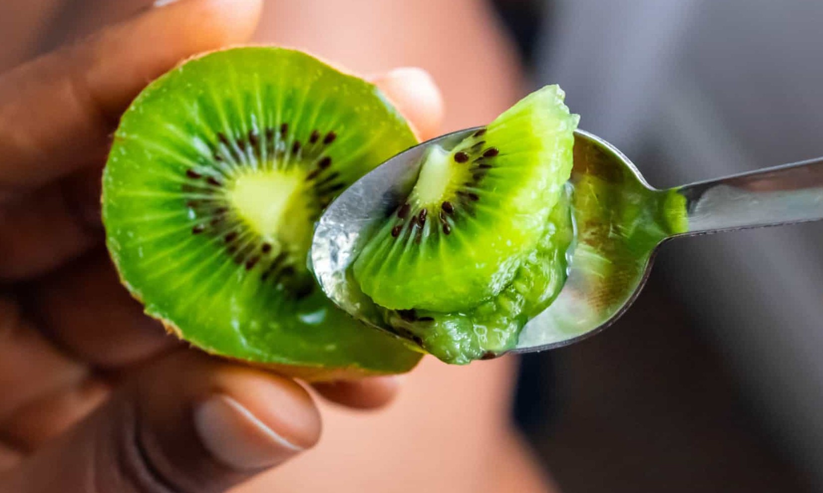 Quatro super frutas que aceleram o metabolismo e emagrecem. Tem em casa?