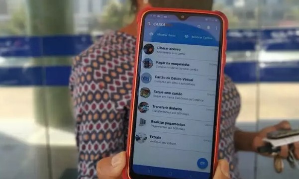 Caixa paga auxílio emergencial no domingo, 1º, para nascidos em dezembro