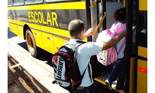 Corte no MEC pode tirar R$ 1 bi da educação básica e atingir livros didáticos