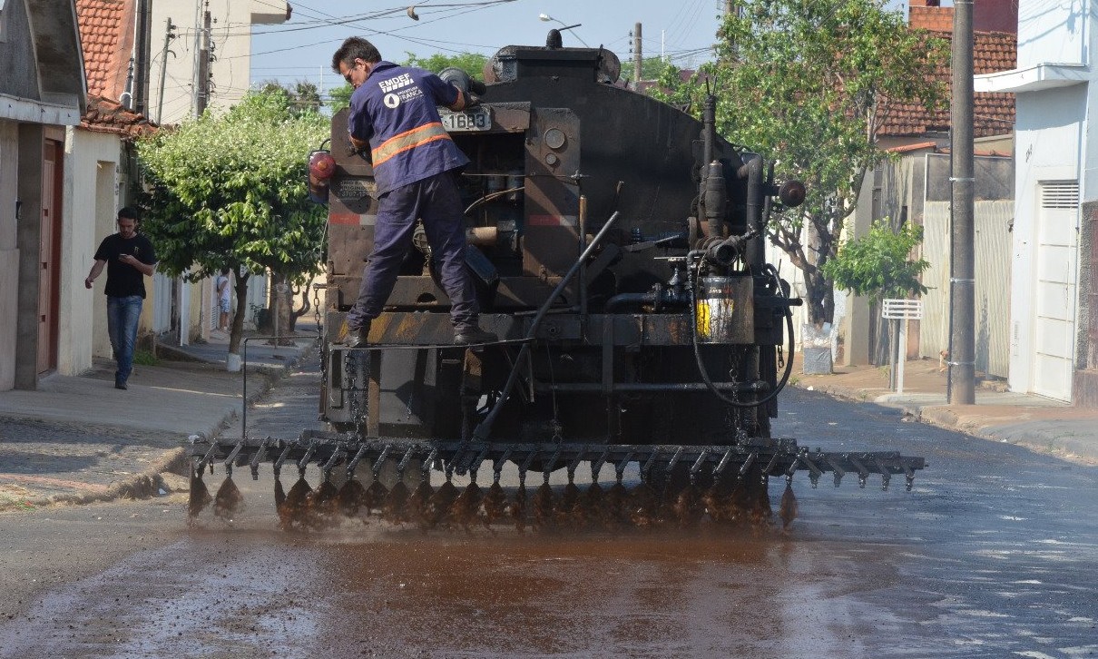 Ruas da Vila Formosa continuam recebendo serviços de recapeamento